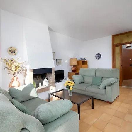 Port Apartment *
